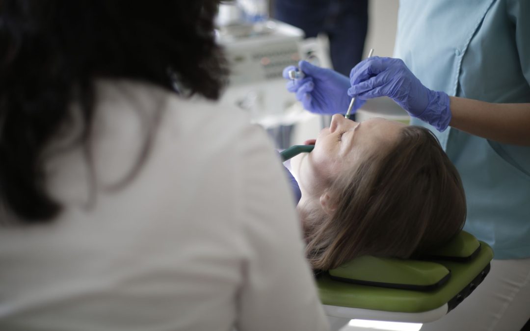 Usynlig tandretning og økonomisk overblik for et harmonisk smil